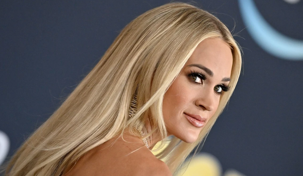 Carrie Underwood accident which left her needing 40 stitches in her face