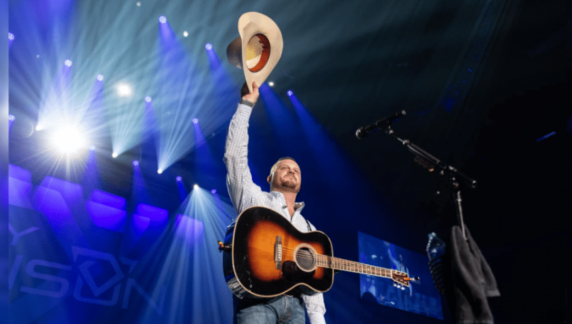 Cody Johnson Honors Military And First Responders, Leads Crowd In “God Bless America”