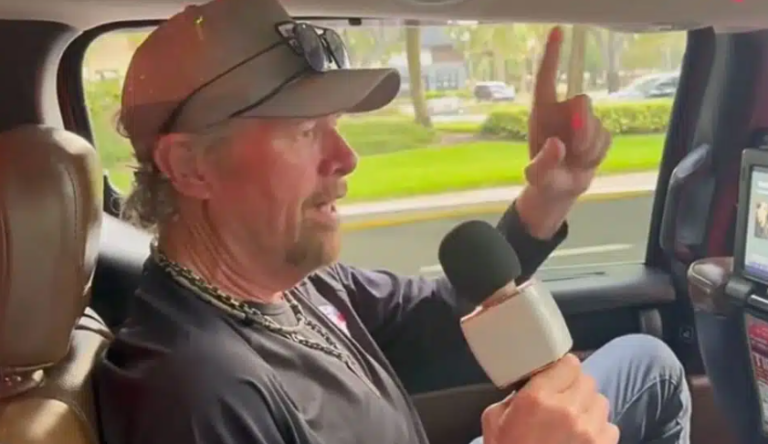 Toby Keith Filmed Singing Karaoke In An Uber