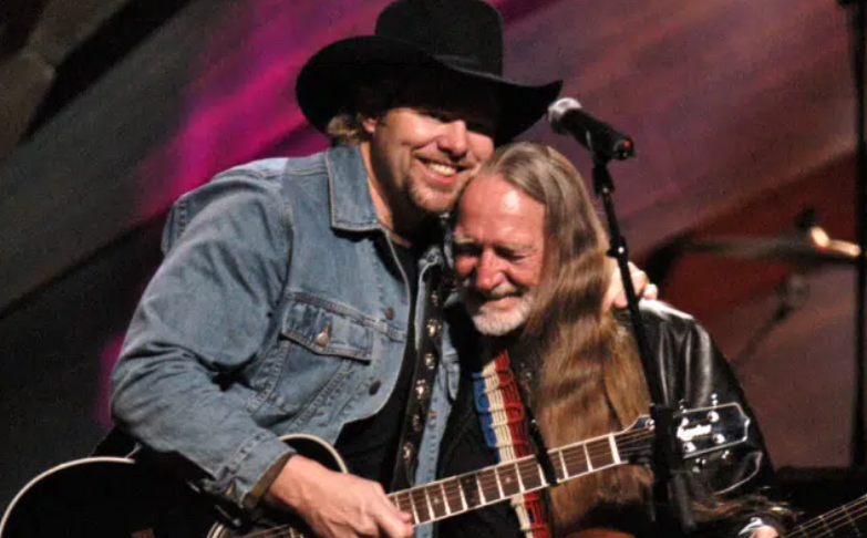 Willie Nelson Sing Toby Keith’s “Don’t Let The Old Man In” (VIDEO)