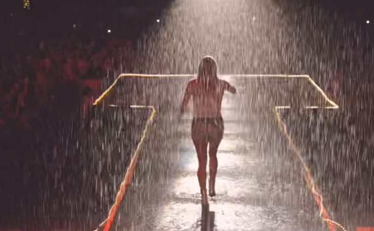 Carrie Underwood Delivers Epic Rendition Of “Before He Cheats” In The Pouring Rain