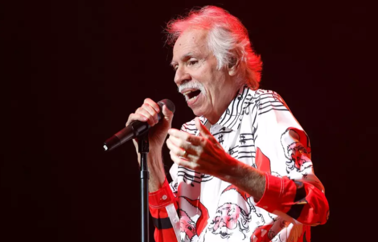 Country Stars Mourn Loss of Oak Ridge Boys Singer Joe Bonsall: ‘Heartbroken’