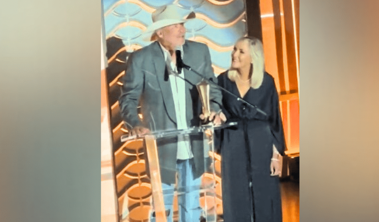 Alan Jackson Gratefully Accepts The ACM Poet’s Award At ACM Honors