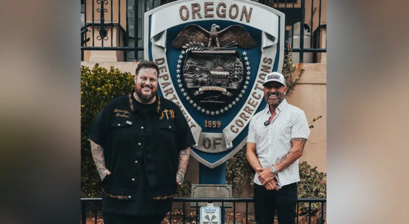 Jelly Roll Becomes First Person To Perform Live On The Prison Yard At Oregon State Penitentiary In 20 Years