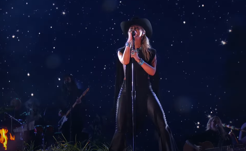 WATCH: Lainey Wilson Performs “4x4xU” On The CMA Awards Stage