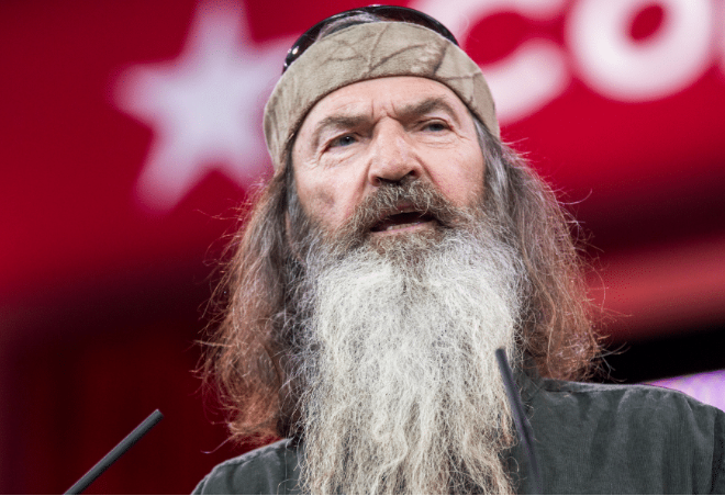 “Duck Dynasty” Star Phil Robertson Diagnosed With Alzheimer’s, “He’s Really Struggling”