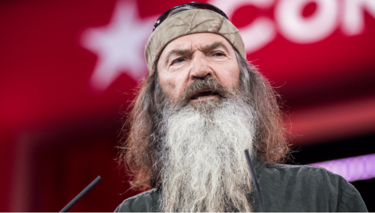 “Duck Dynasty” Star Phil Robertson Diagnosed With Alzheimer’s, “He’s Really Struggling”