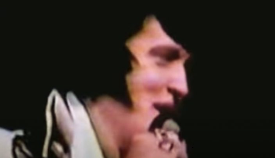 Video Shows Elvis Singing “Auld Lang Syne” On His Last New Year’s Eve