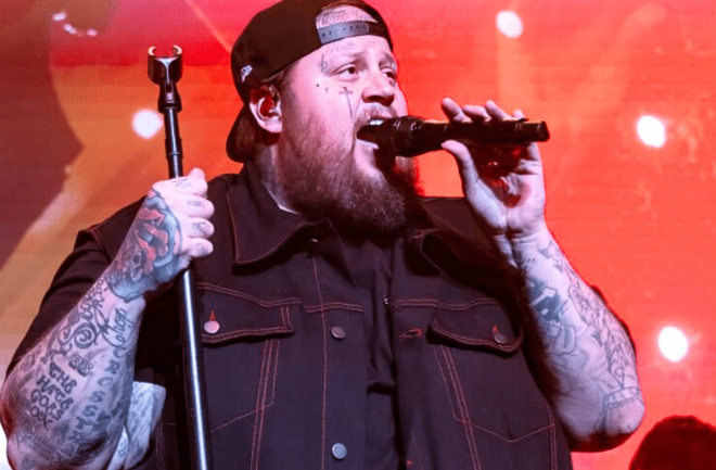 Jelly Roll Reveals He Threw His Cell Phone Into a River, “It Was Too Stressful”