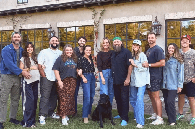 Robertson Family Members Celebrate As “Duck Dynasty” Announces Return To TV