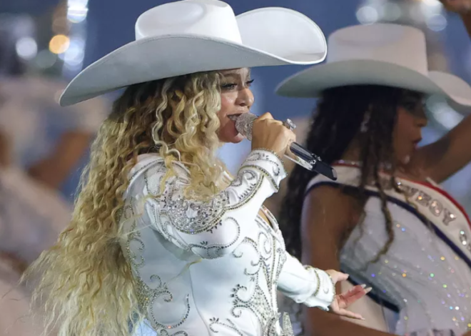 Beyoncé Wins Her First Country Grammy