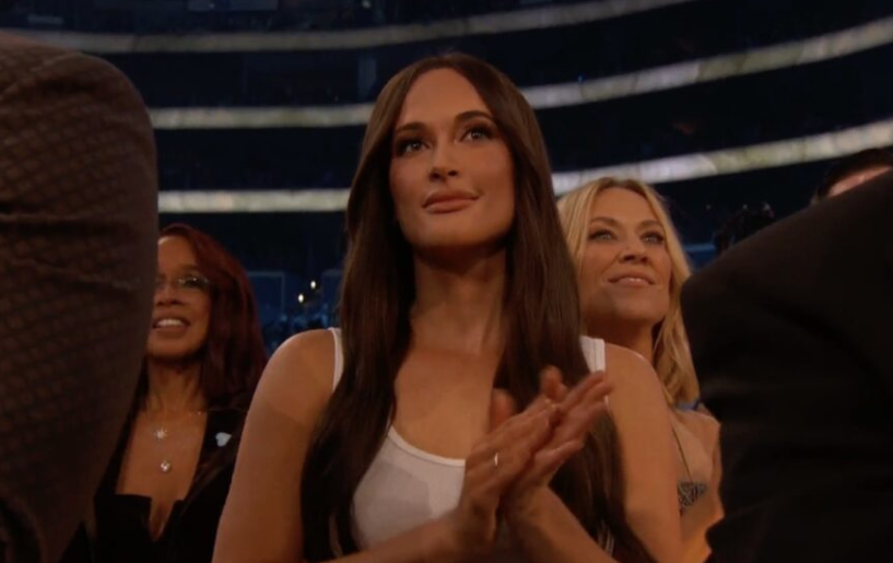 Beyoncé Fans Call Out Kacey Musgraves For Not Looking Happy About Beyoncé Winning “Best Country Album” At The Grammys