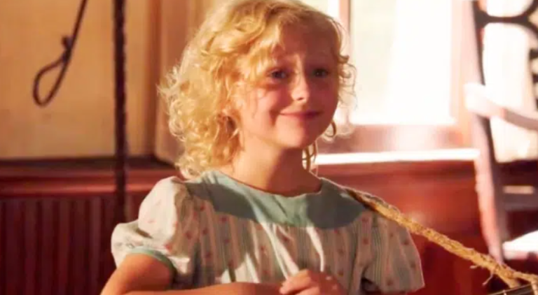 Remember the Actress Who Played Dolly Parton? – Witness Her Remarkable Transformation