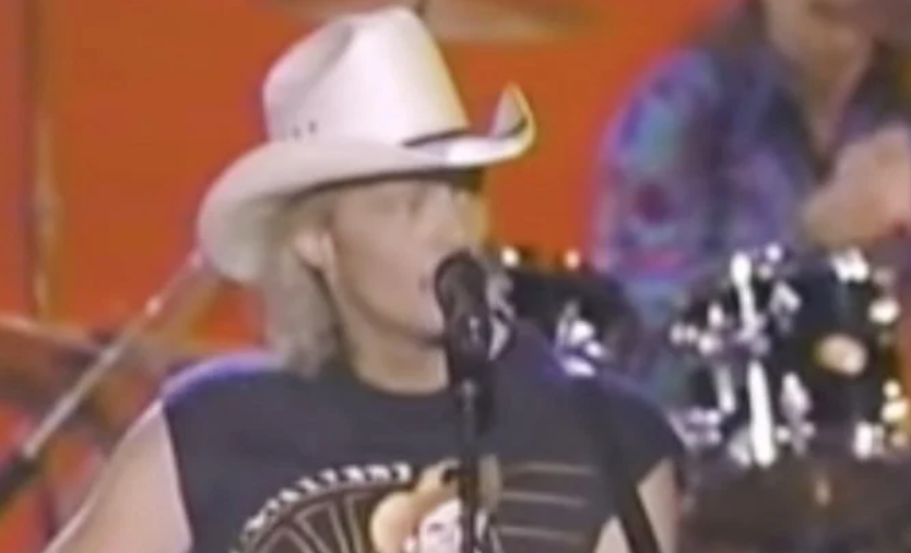 Remember Alan Jackson’s Protest Against The ACM Awards…During The Live Broadcast?