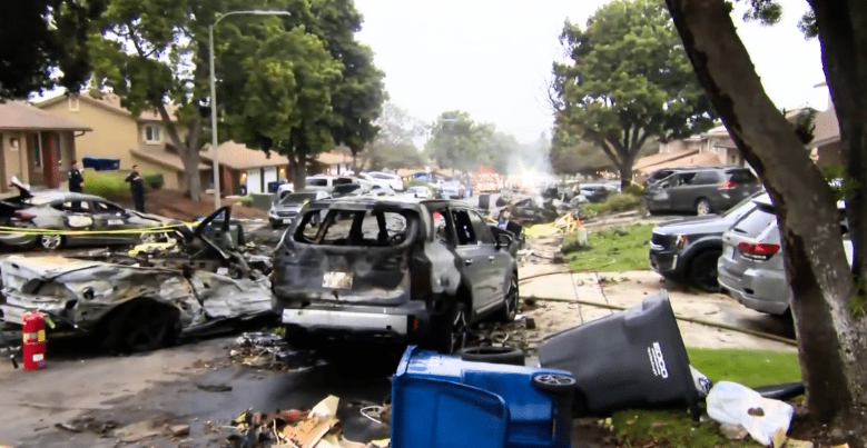 BREAKING: Plane Crash In San Diego Sets Neighborhood On Fire