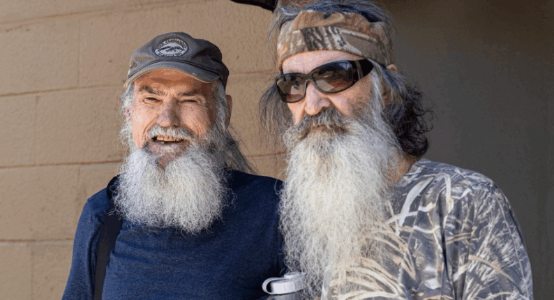 Si Robertson Reacts To His Brother Phil’s Death