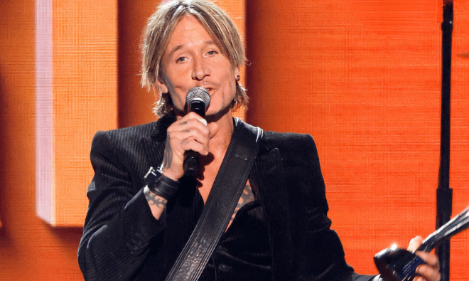 Keith Urban Gratefully Accepts The ACM’s Triple Crown Award