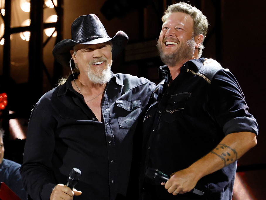 Blake Shelton and Trace Adkins Blow the Roof Off CMA Fest with Legendary “Honky Tonk” Throwdown