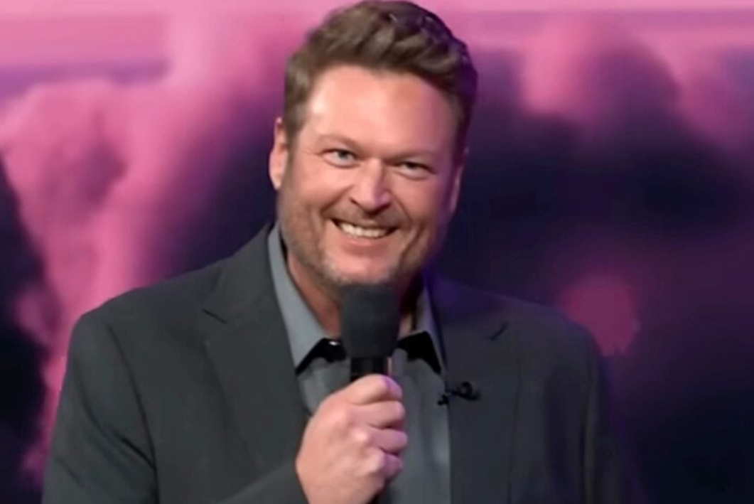 Blake Shelton & Kelly Clarkson Cry After Craig Morgan Sings ‘The Father, My Son, And The Holy Ghost’