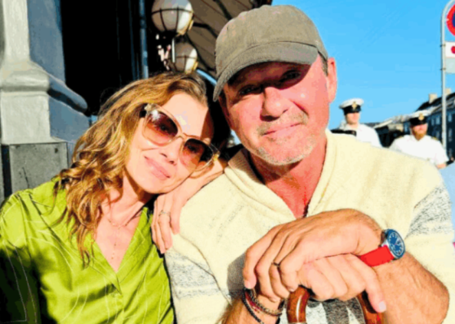 Tim McGraw Leans On Faith Hill & A Cane In New Photo After Recent Surgeries