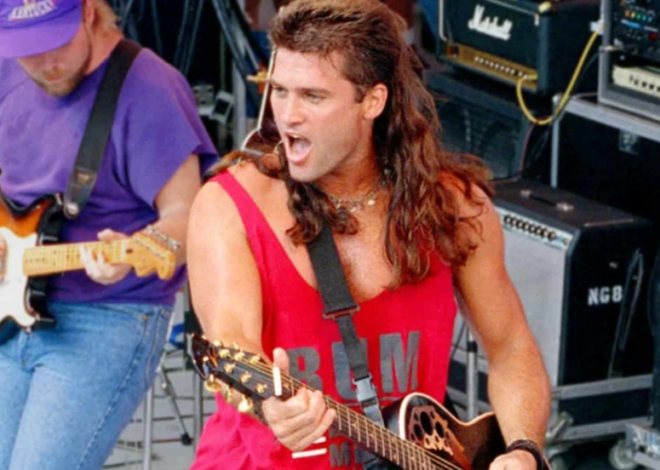 33 Years Ago, Billy Ray Cyrus Blew Up Country With ‘Achy Breaky Heart’ and We Still Know Every Word