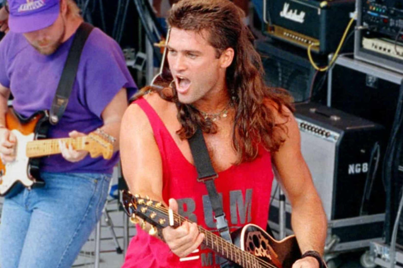 33 Years Ago, Billy Ray Cyrus Blew Up Country With ‘Achy Breaky Heart’ and We Still Know Every Word