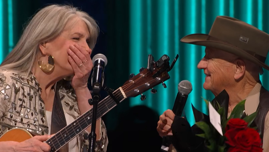 (Watch) Kathy Mattea Invited to Join the Grand Ole Opry by Charlie McCoy in Heartwarming Onstage Moment