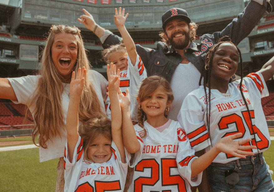 Thomas Rhett Promises His Kids Will Always Come Before Social Media and Career