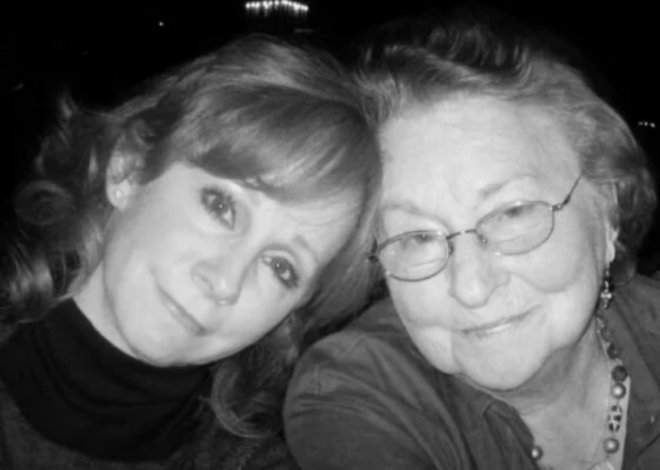 Reba McEntire Honors Late Mother With Song & Music Video