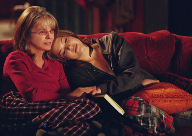 Mandy Moore Pays Tribute to “Mom” Diane Keaton After Her Death