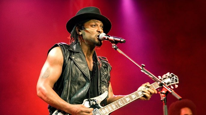 Grammy-winning singer D’Angelo dead at 51