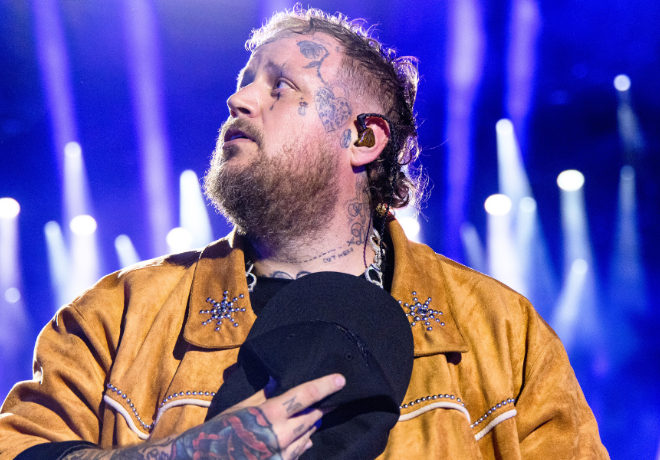 Jelly Roll Emotionally Apologizes To Fans After Canceling The Final Show Of His Tour