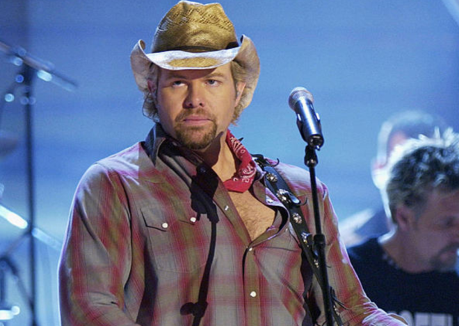 Toby Keith – Who’s That Man