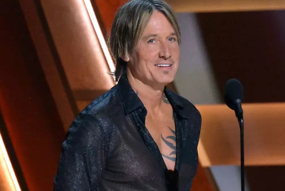 Keith Urban Looks + Lives Differently After His Divorce — Here’s What Changed [Report]