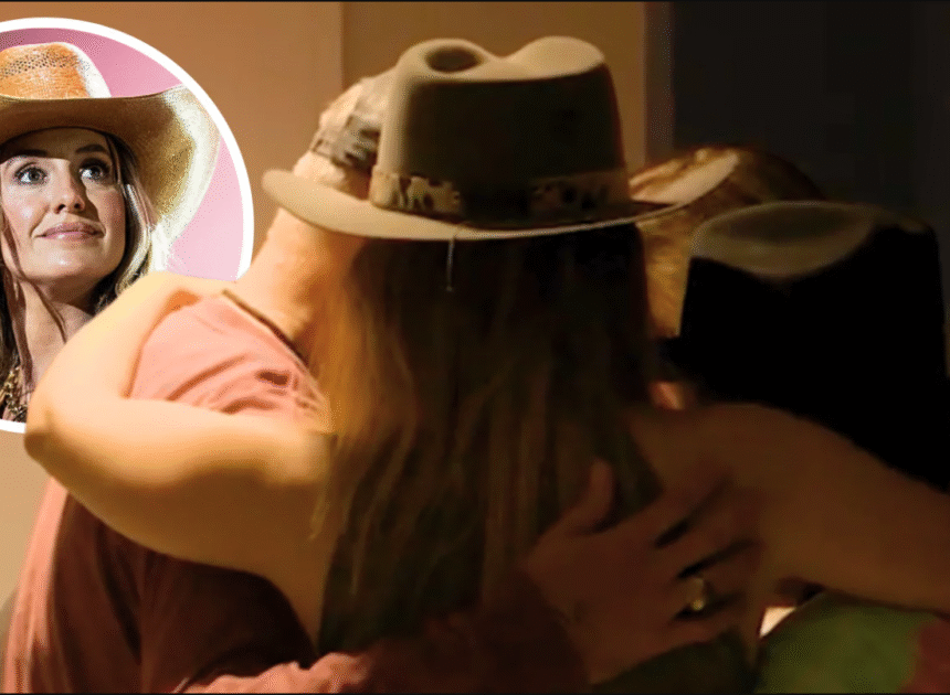 Lainey Wilson Shares Emotional Backstage Moment With Fan Whose Mother Has Stage 4 Cancer