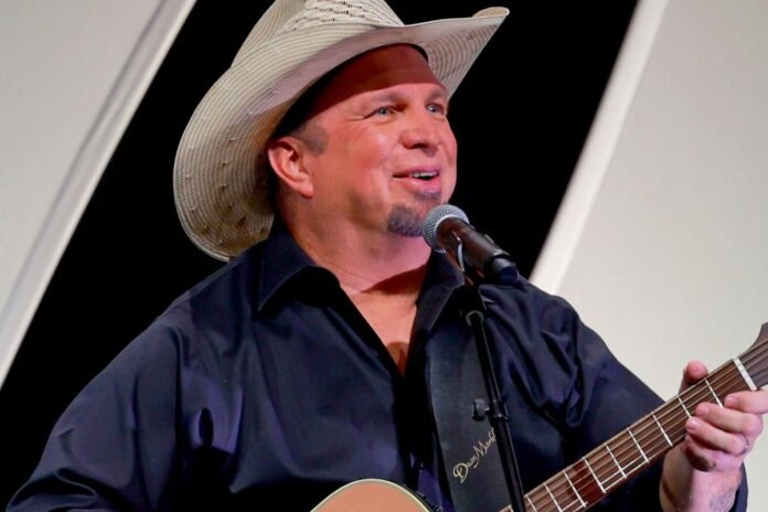 Garth Brooks announces additional date for Orlando concert series.
