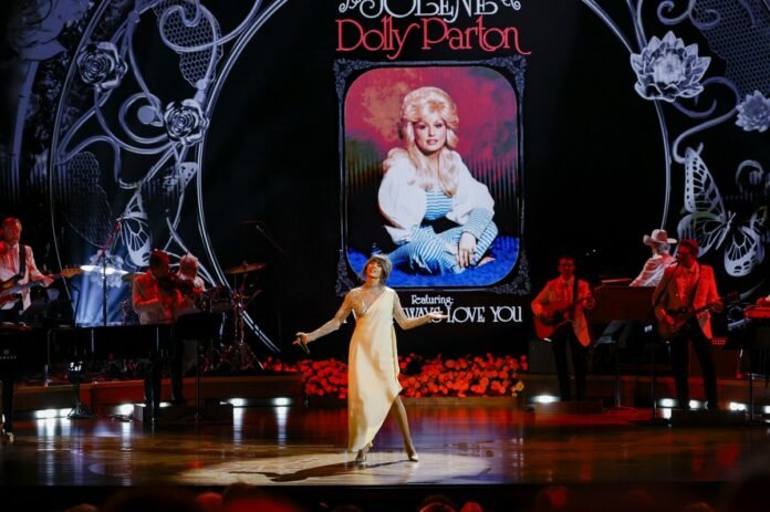 Ella Langley Sings Dolly Parton’s ‘Jolene’ at Tribute Event